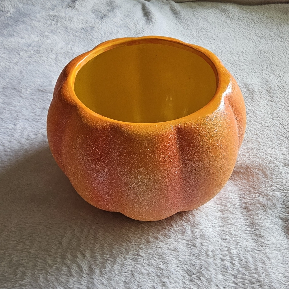 Orange Ceramic  Pumpkin-Shaped Bowl